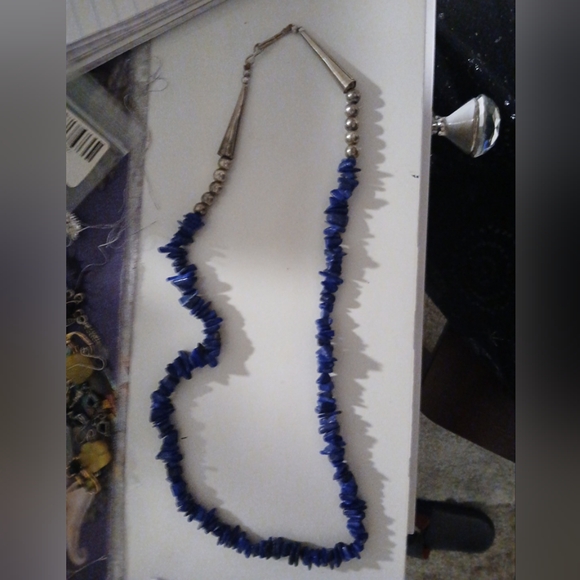 Native American Lapis Lazuli chip necklace with silver beads and cones - Picture 3 of 3